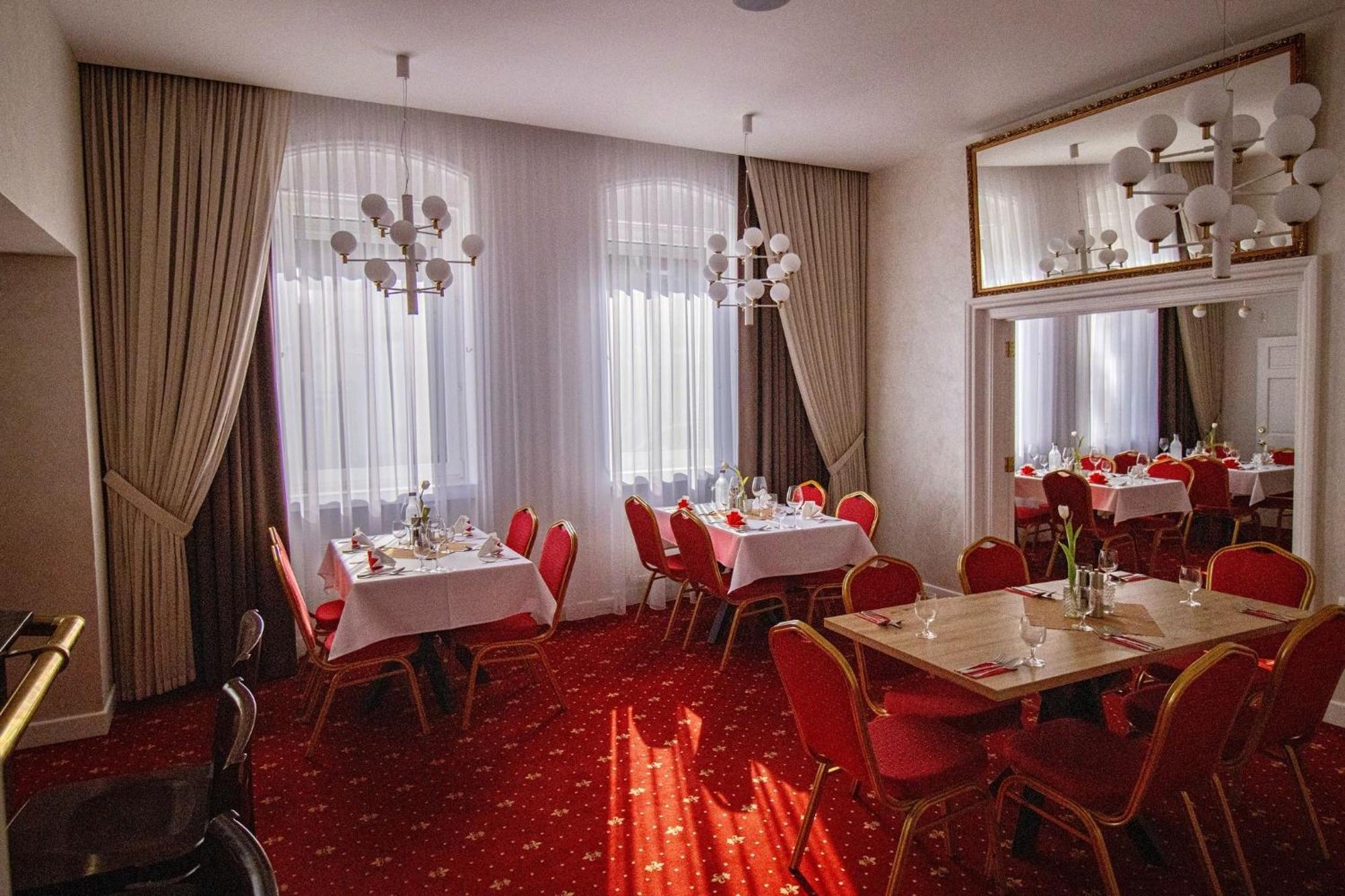 Penzion Rosel Nove Zamky Exterior photo